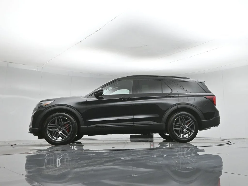 New 2026 Agate Black Metallic Ford ST image 7