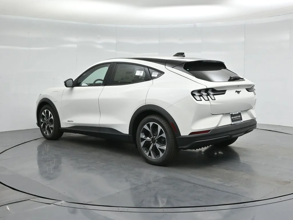New 2026 Star White Metallic Tri-coat Ford Select image 6