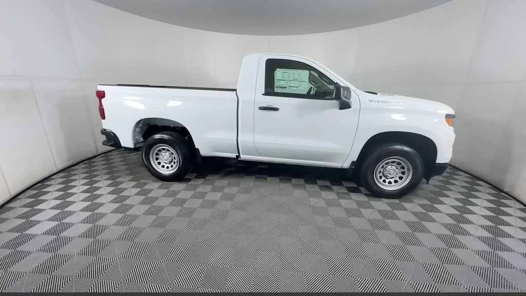 New 2026 Summit White Chevrolet WT image 19