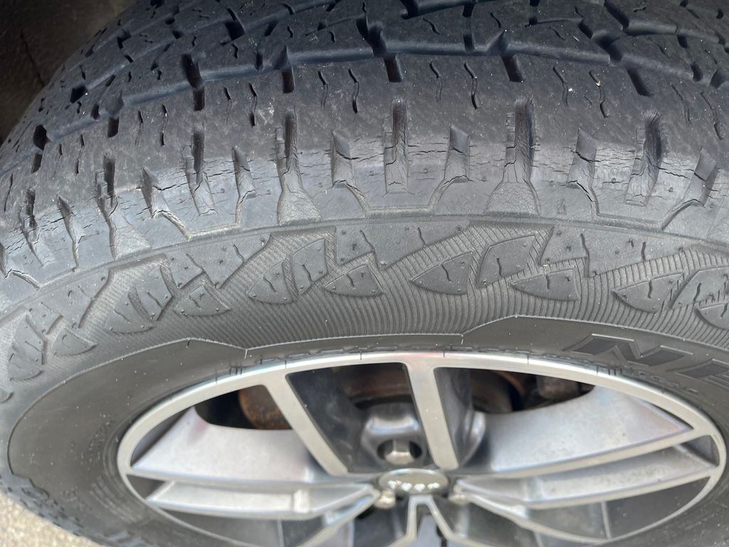 Used 2018 Black Jeep Limited image 29