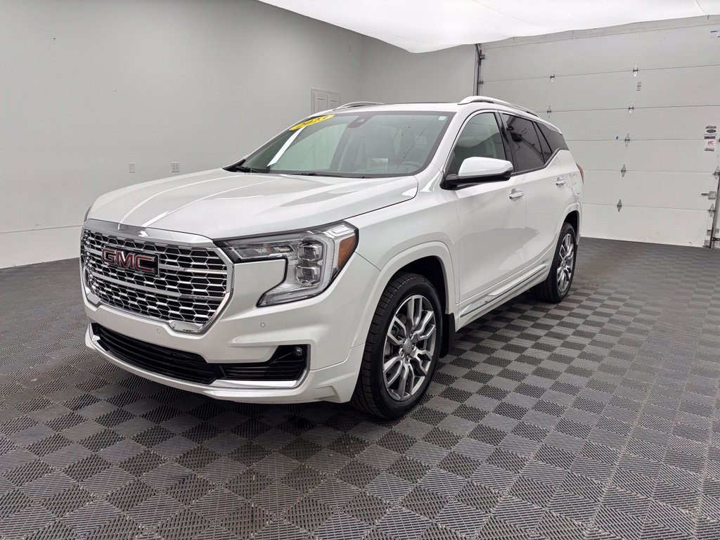 Certified Used 2023 White Frost Tri-Coat GMC Denali image 2