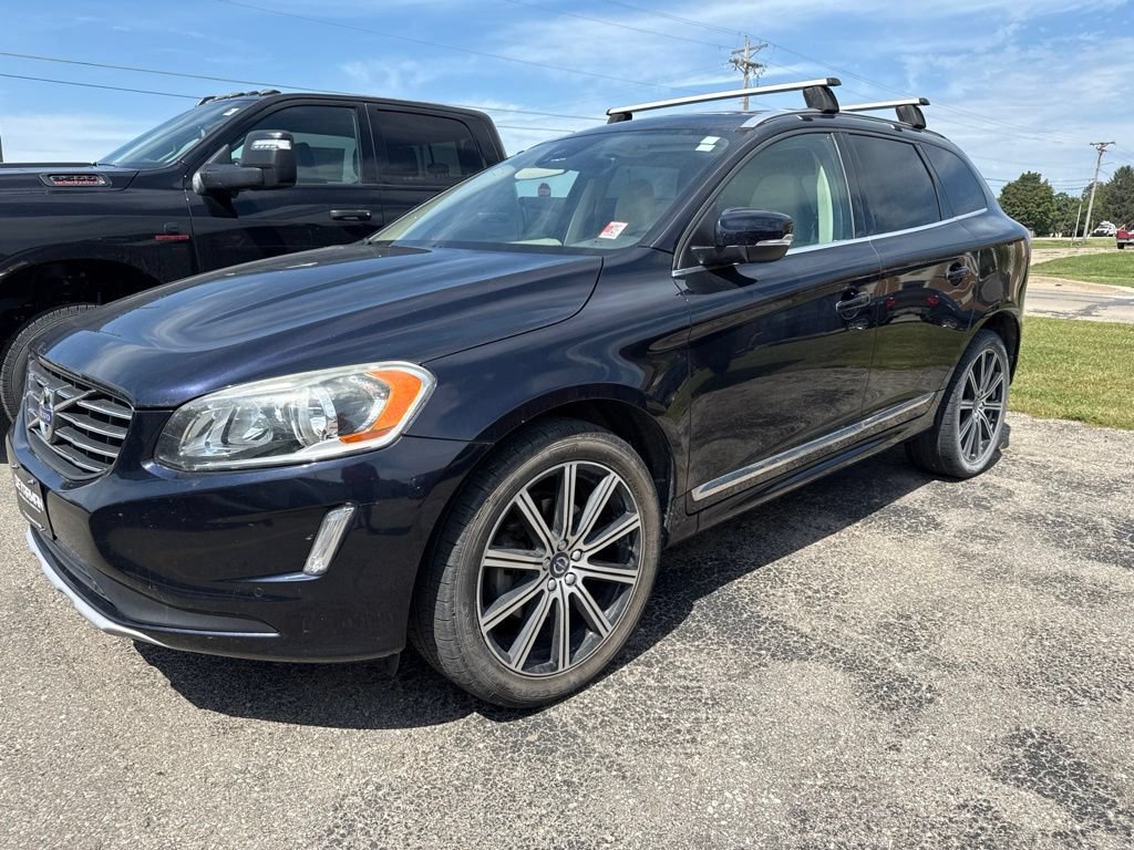 Used 2016 Magic Blue Metallic Volvo T6 Drive-E image 2