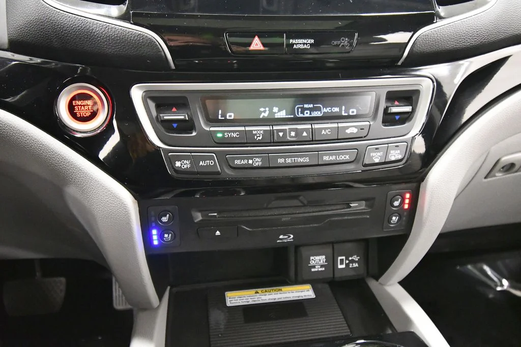 Used 2020  Honda Elite image 28