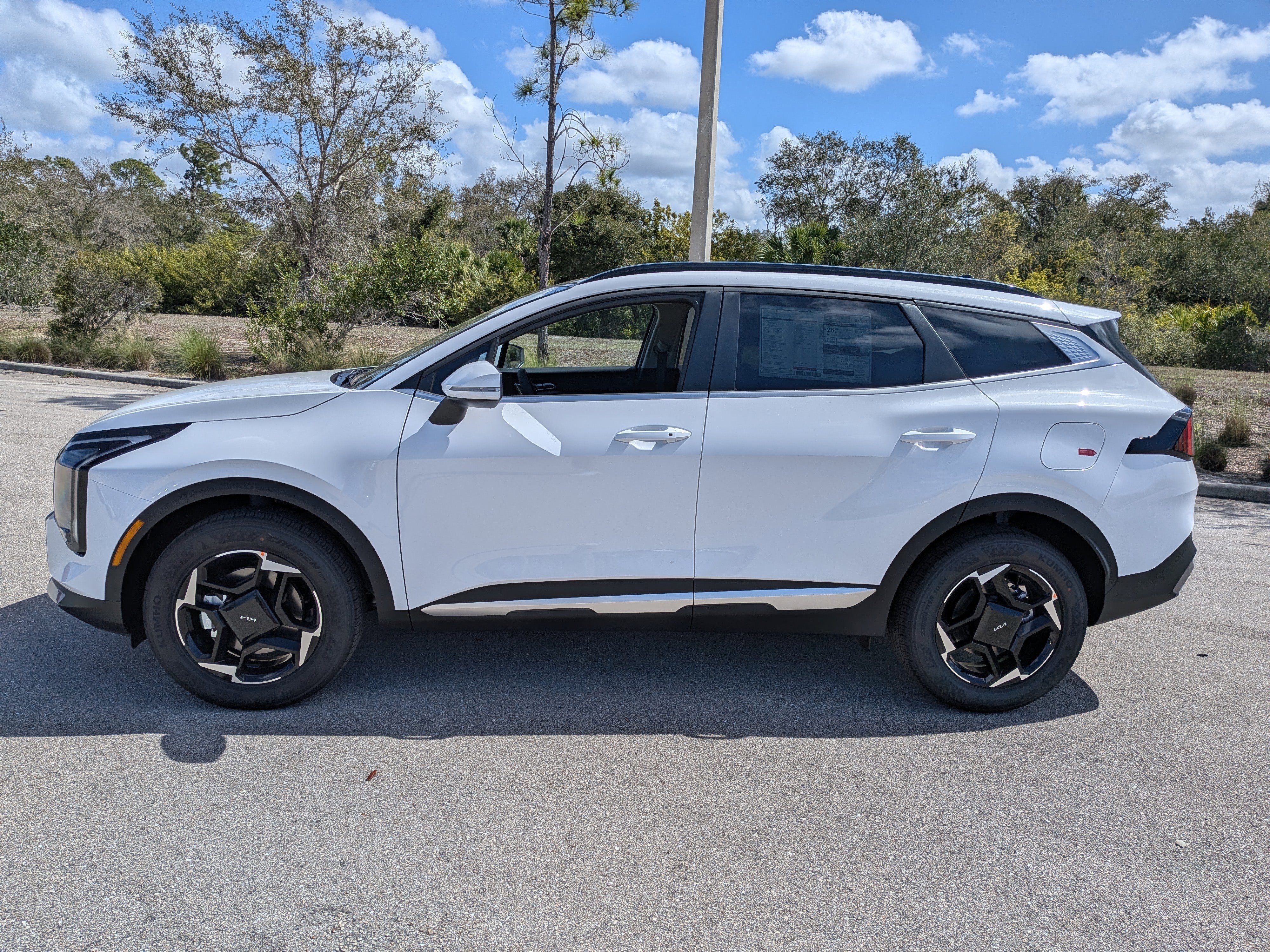 New 2026 Glacial White Pearl Kia EX image 7