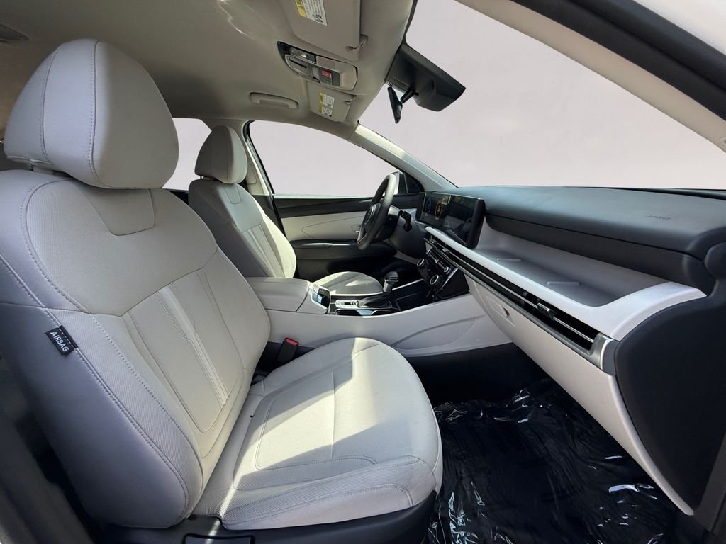 Used 2026 White Hyundai SEL image 17