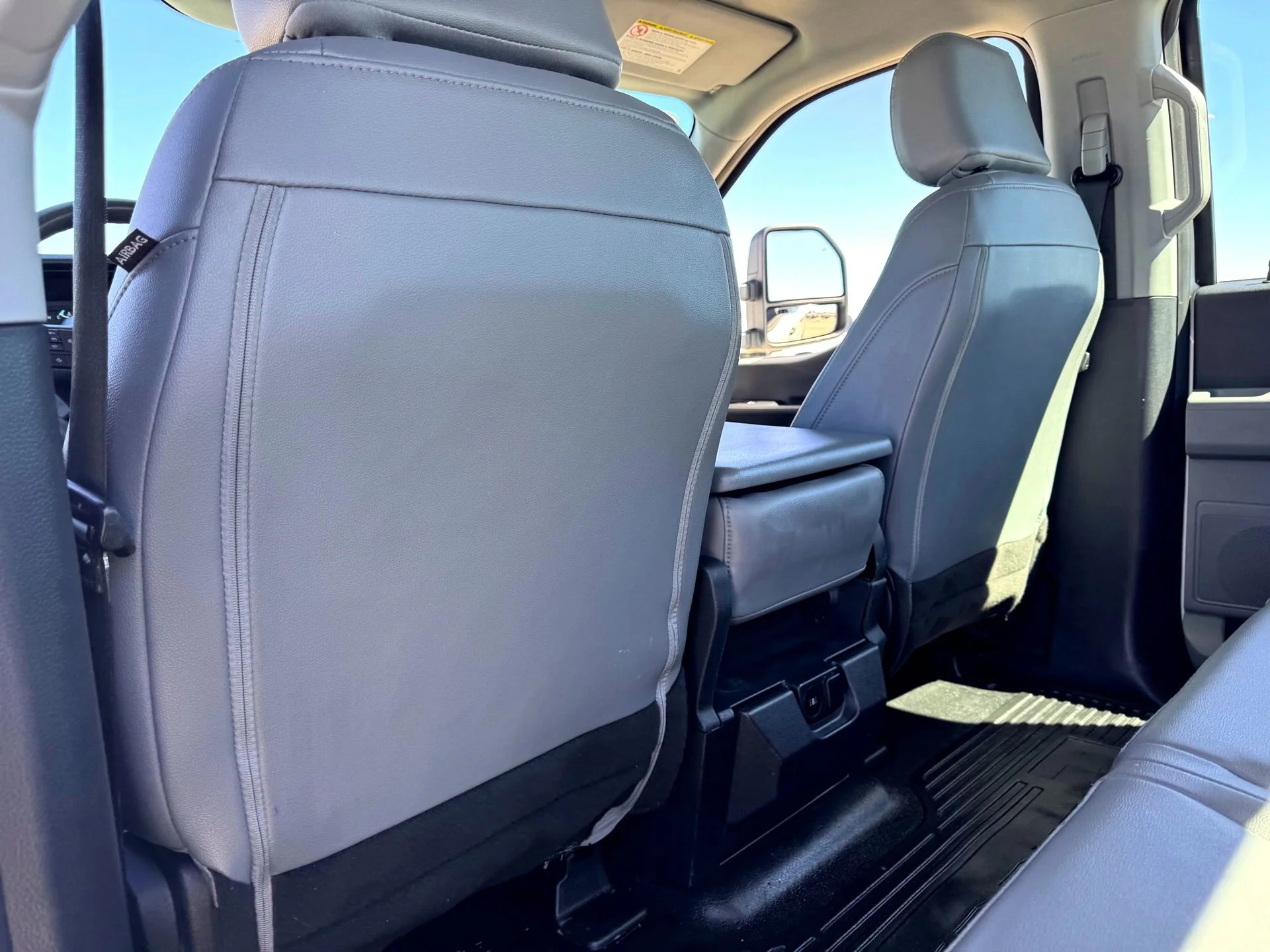 Used 2023  Ford XL image 18