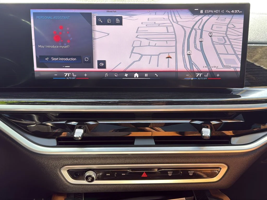 Used 2024 White BMW M60i image 21