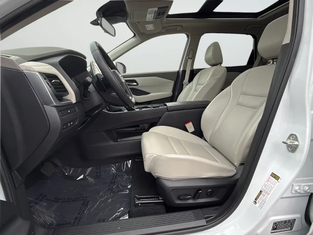Used 2025 White Nissan SV image 10