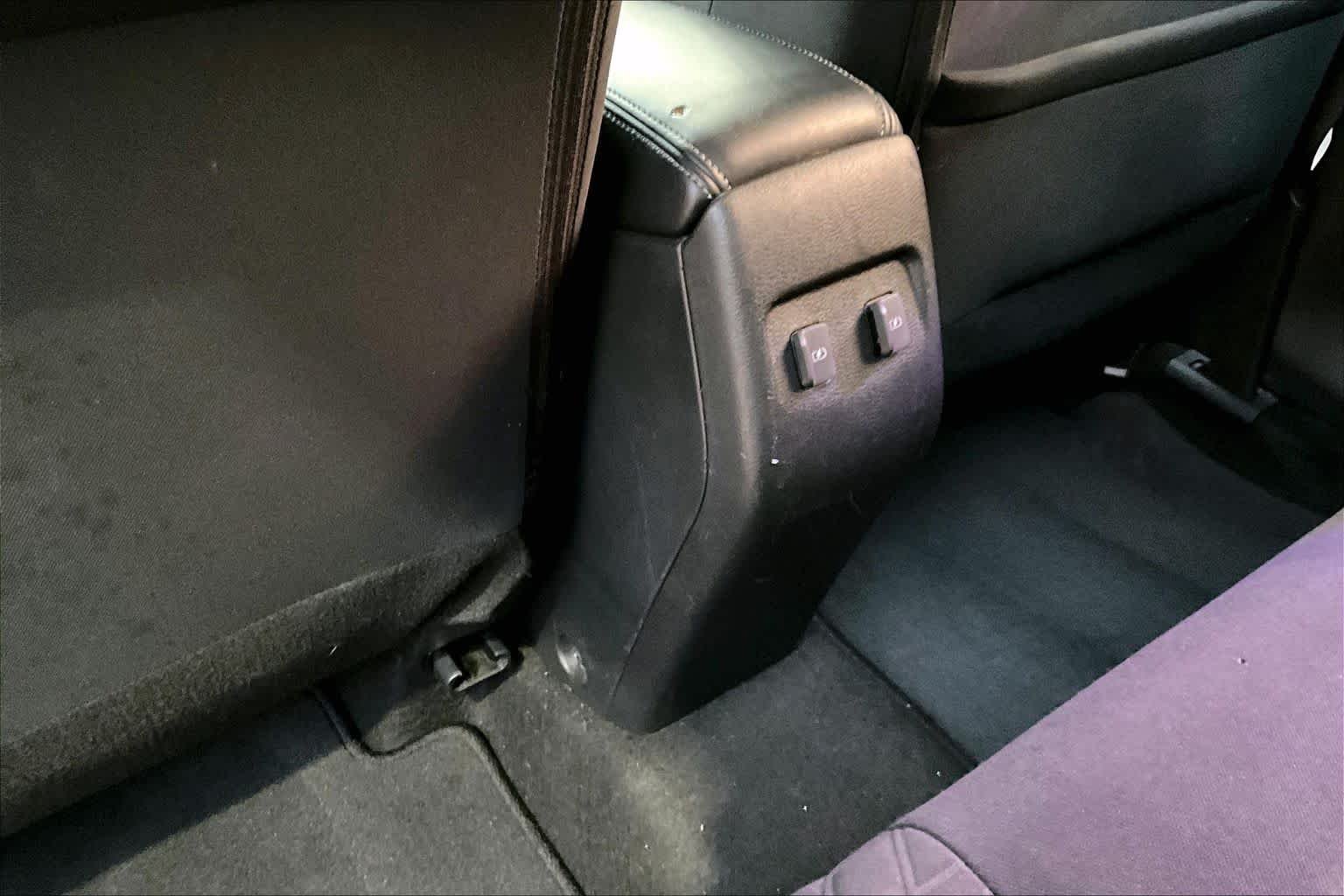 Used 2022 Boulder Gray Pearl Nissan SR image 33