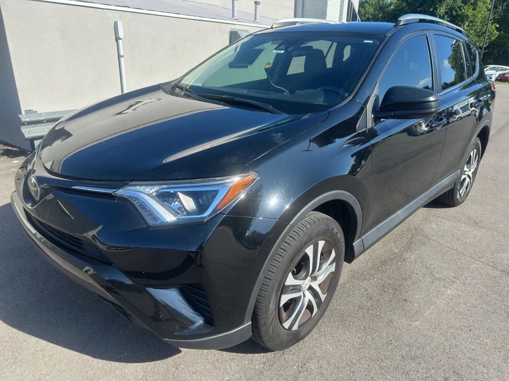 Used 2018 Black Toyota LE image 3
