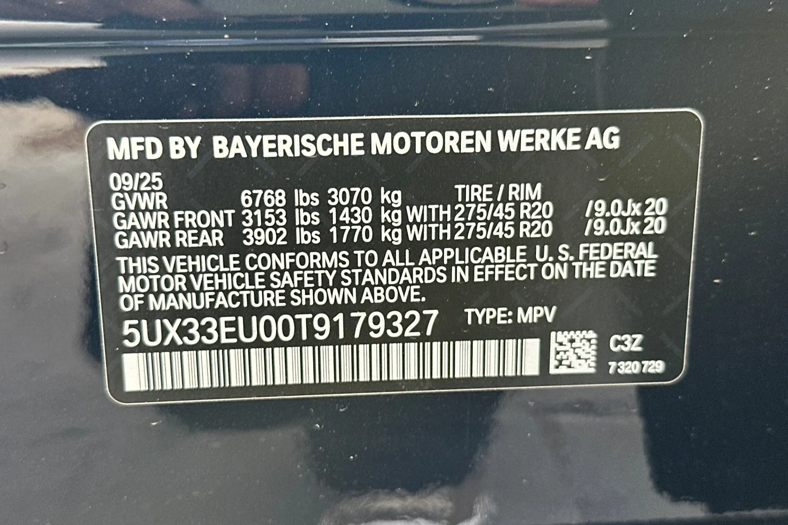 New 2026 Tanzanite Blue II Metallic BMW M60i image 26