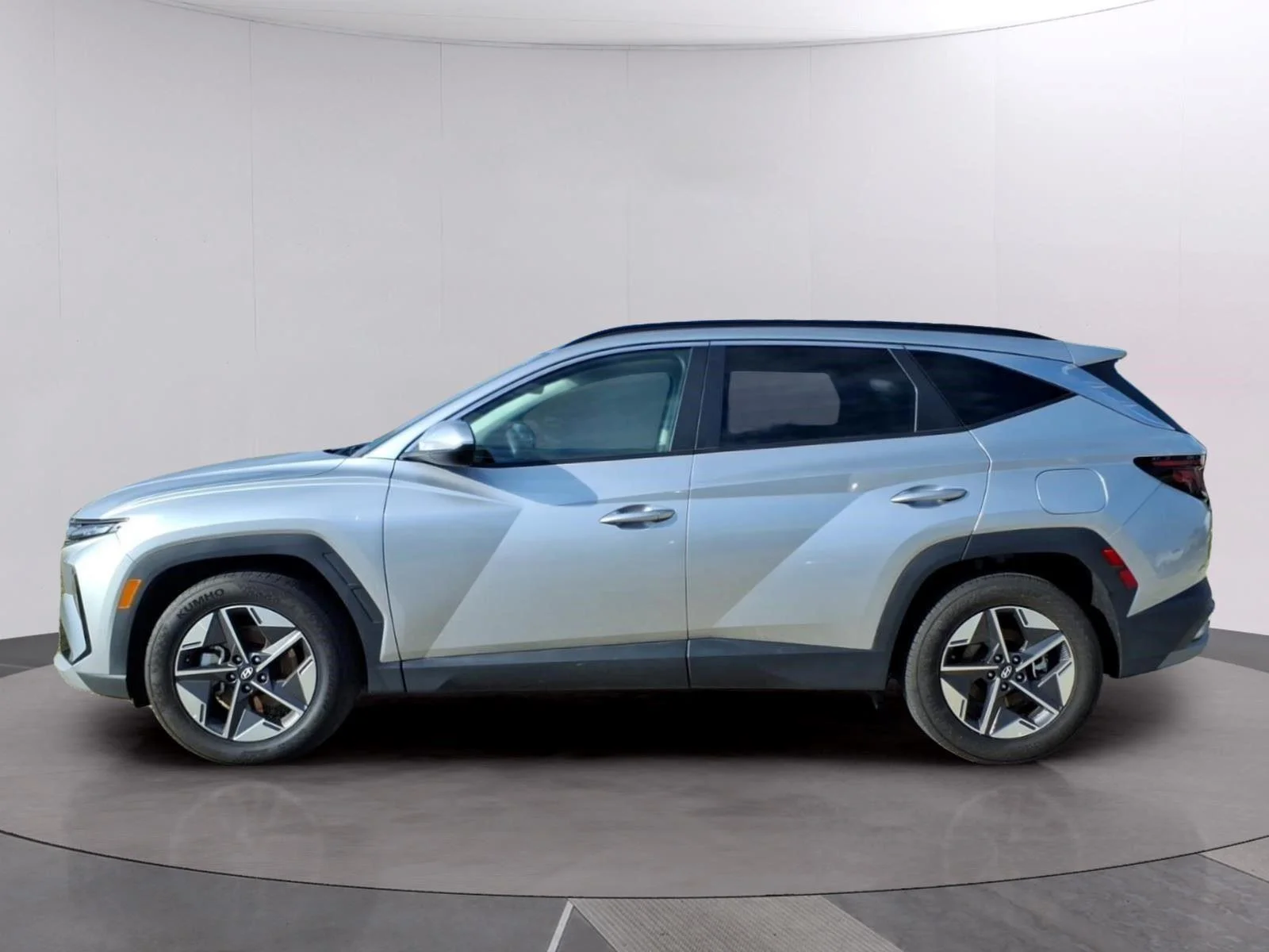 Used 2025 Shimmering Silver Hyundai SEL image 2
