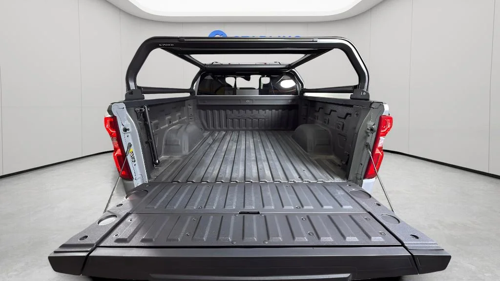 Used 2025 Slate Gray Metallic Chevrolet ZR2 image 29