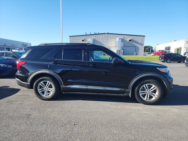 Used 2020 Black Ford XLT image 4