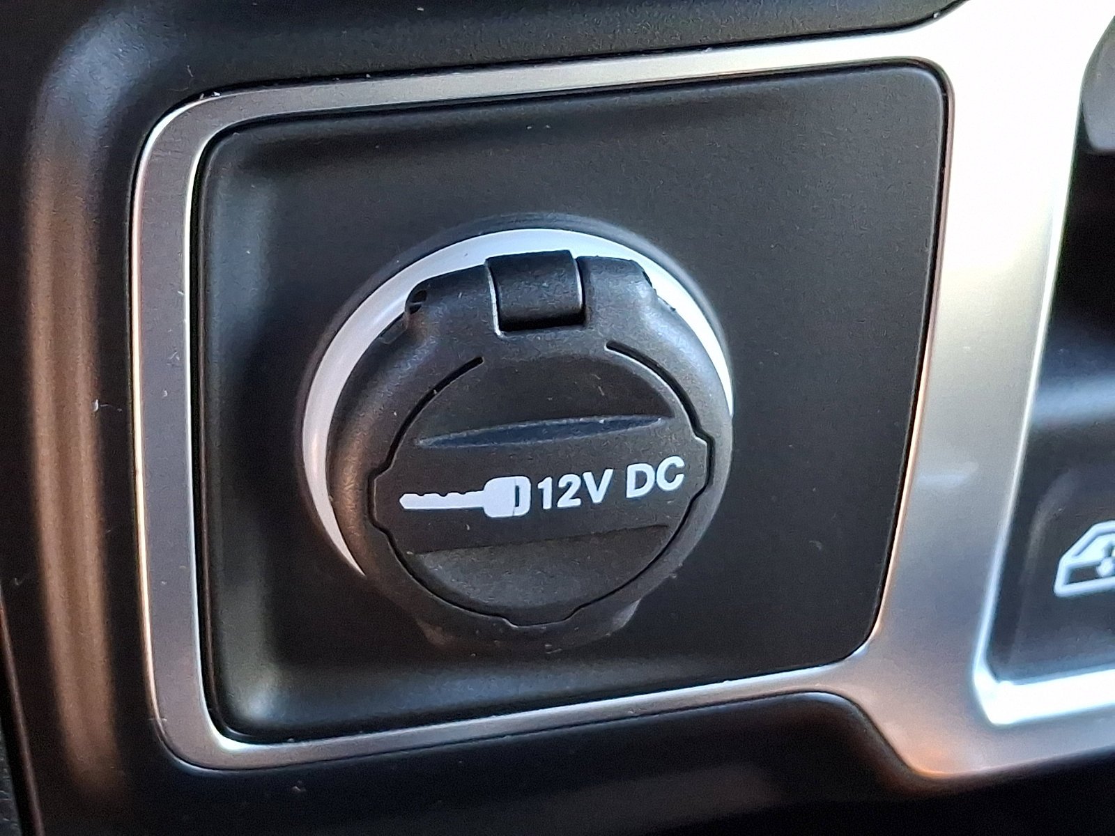 Certified Used 2024 Hydro Blue Pearlcoat Jeep Sport S image 22