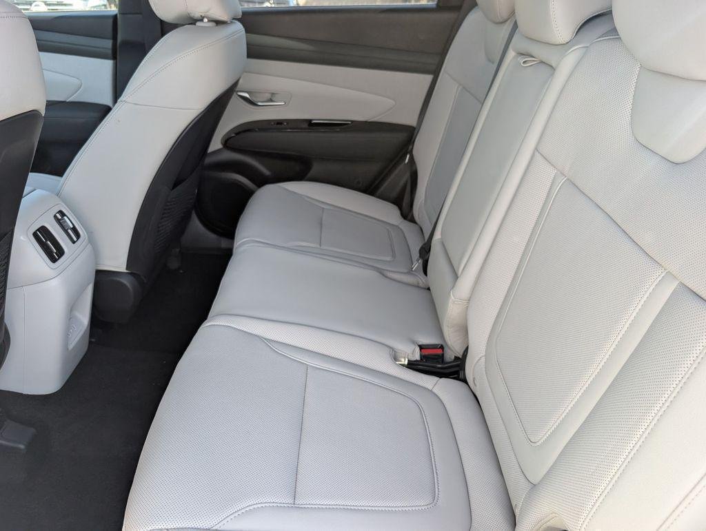 2025 Hyundai Tucson Limited - Photo 18