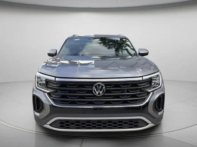 Used 2024 Gray Volkswagen 2.0T SE w/Technology image 3