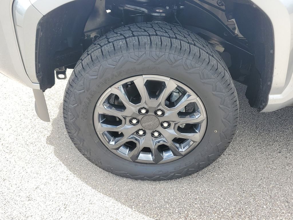 2025 Toyota Tacoma SR5 - Photo 9