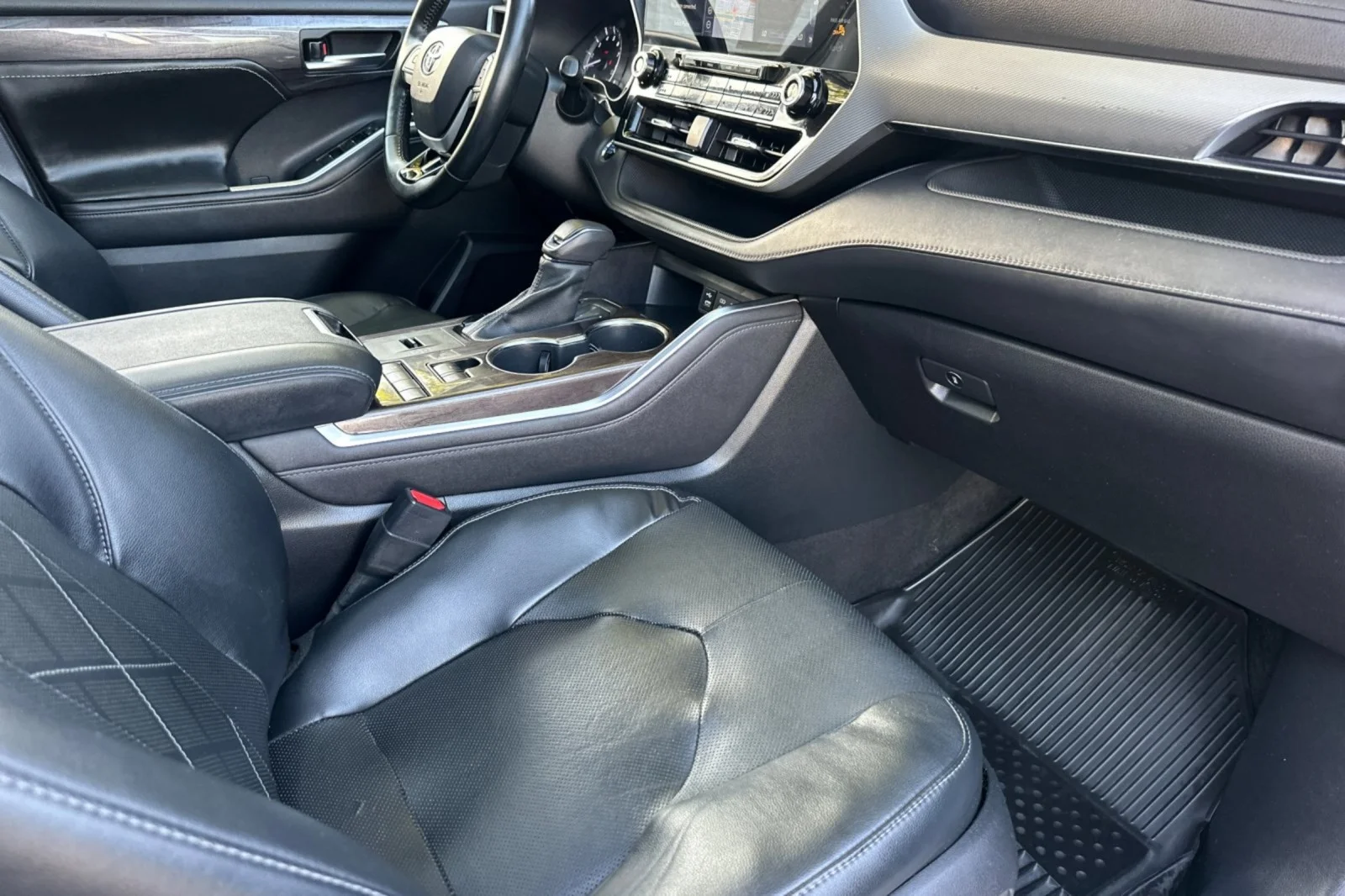 Certified Used 2022 Moon Dust Toyota Platinum image 16