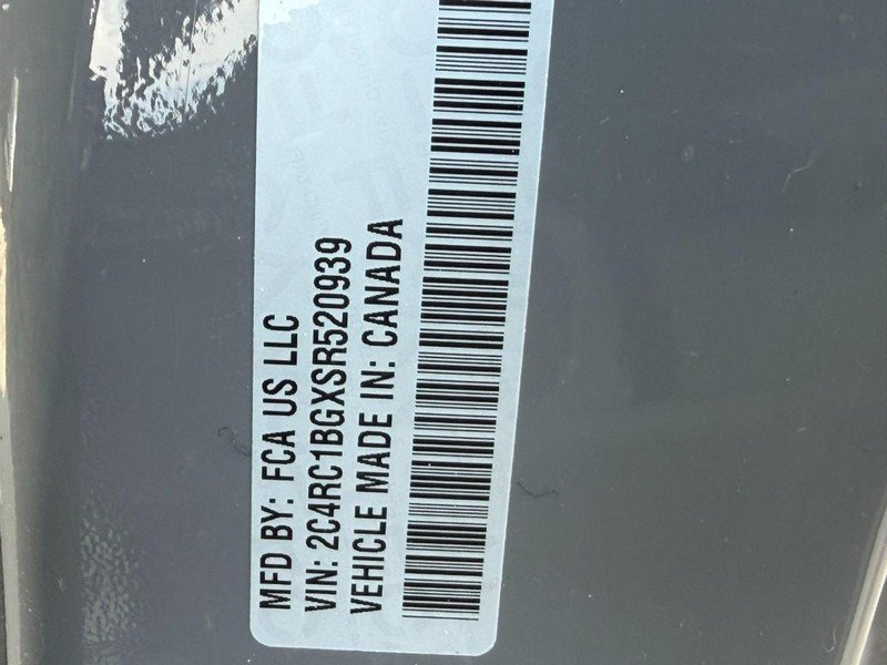 Used 2025 Ceramic Gray Clearcoat Chrysler Select FWD image 25