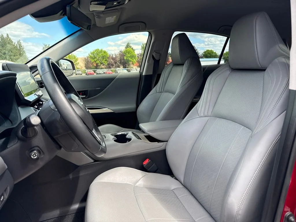 Used 2021 Ruby Flare Pearl Toyota XLE image 9
