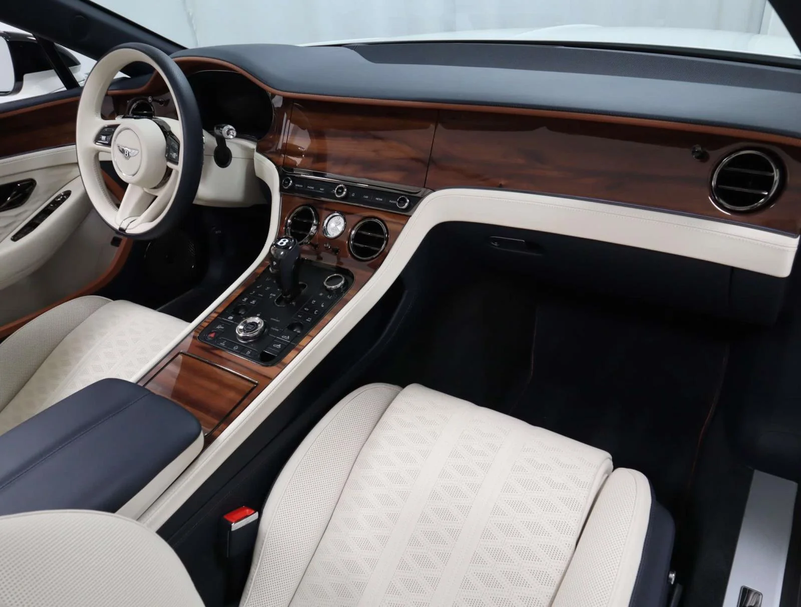 Used 2025 Glacier White Bentley GT Speed Convertible image 15