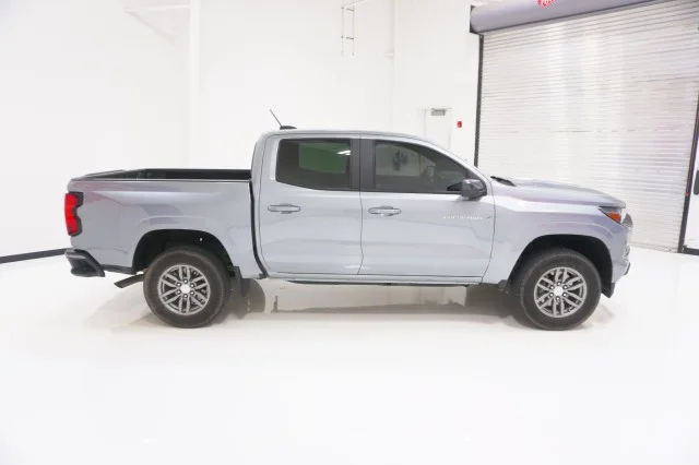 Used 2024 SILVER Chevrolet 2WD LT image 4