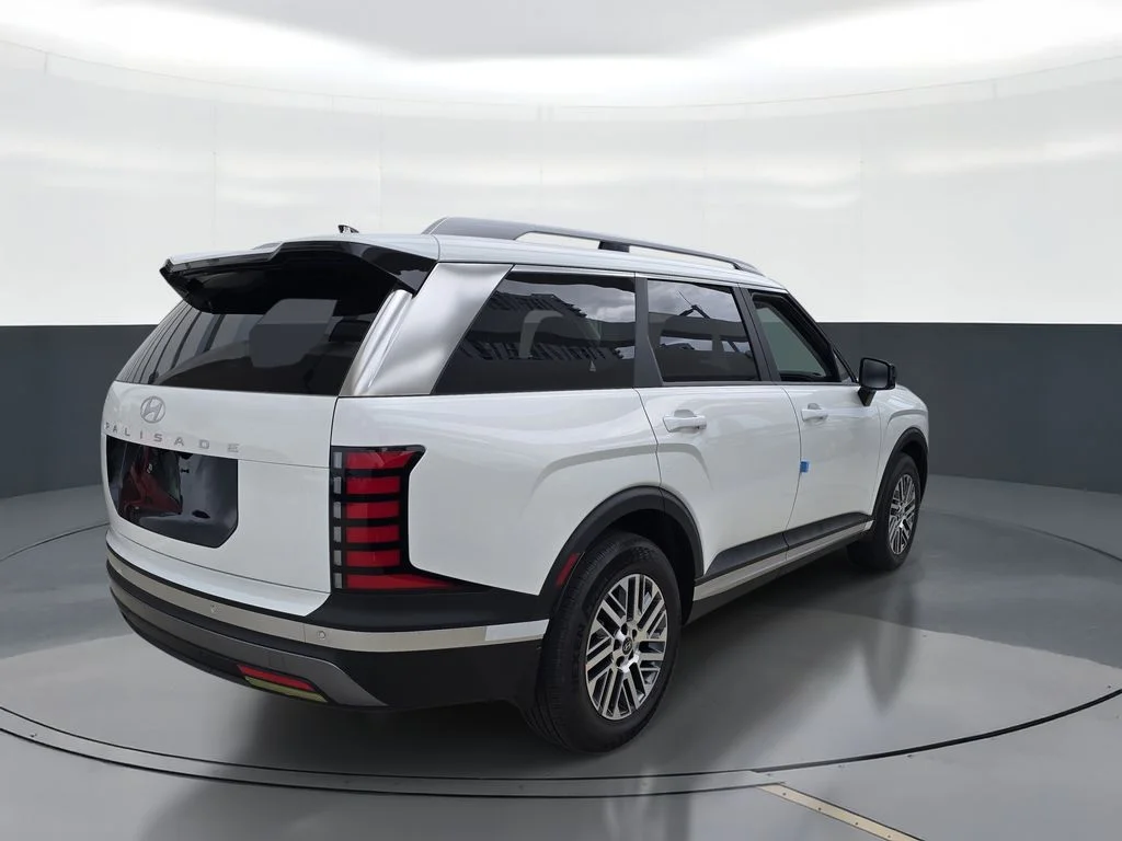 New 2026 White Hyundai SEL Premium image 3