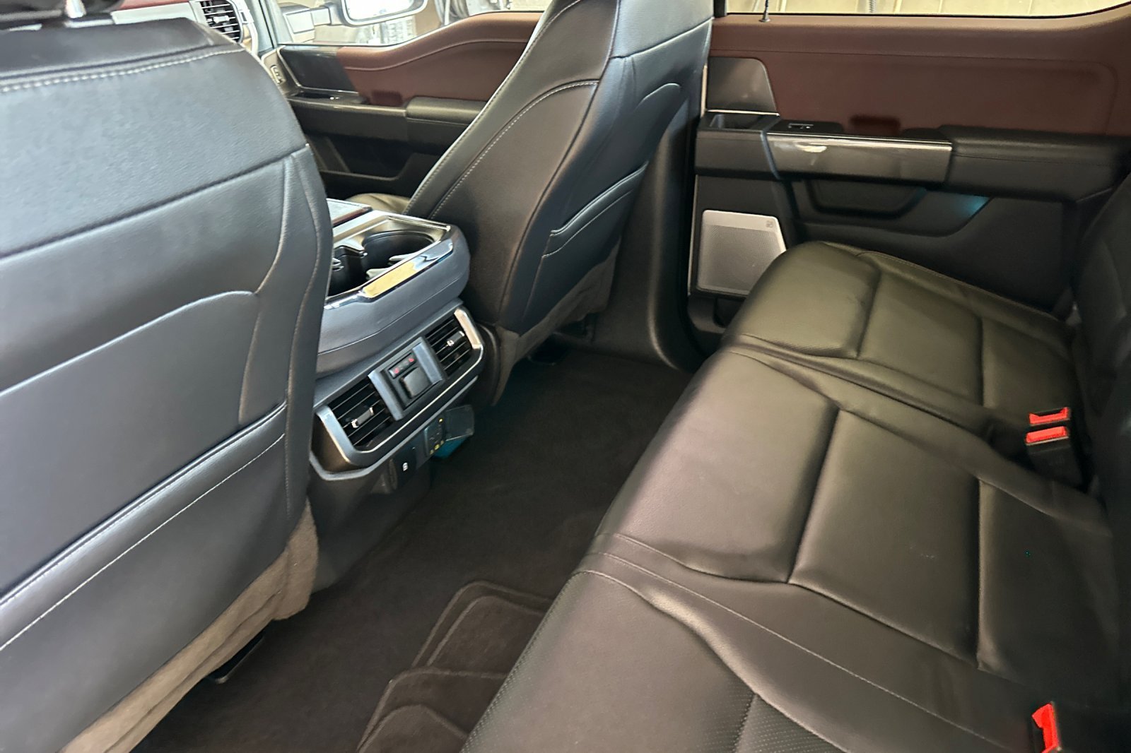 Used 2023 White Ford Lariat image 12