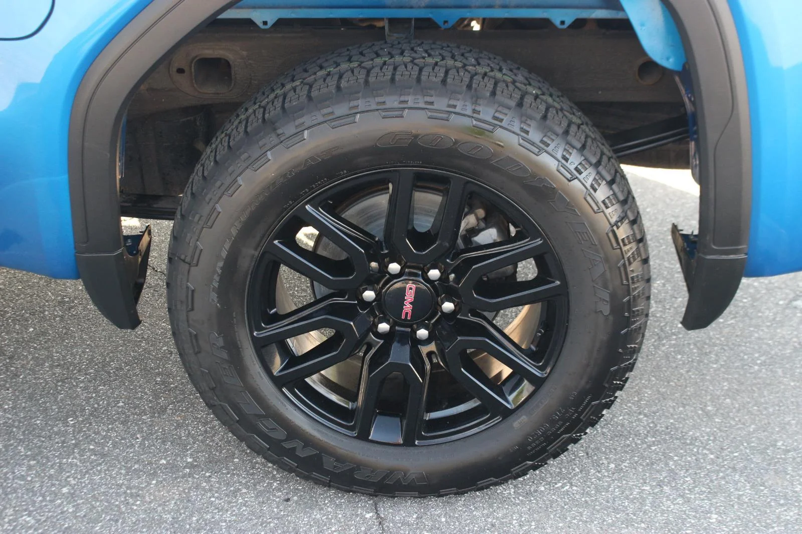 Used 2022 Dynamic Blue Metallic GMC Elevation image 38