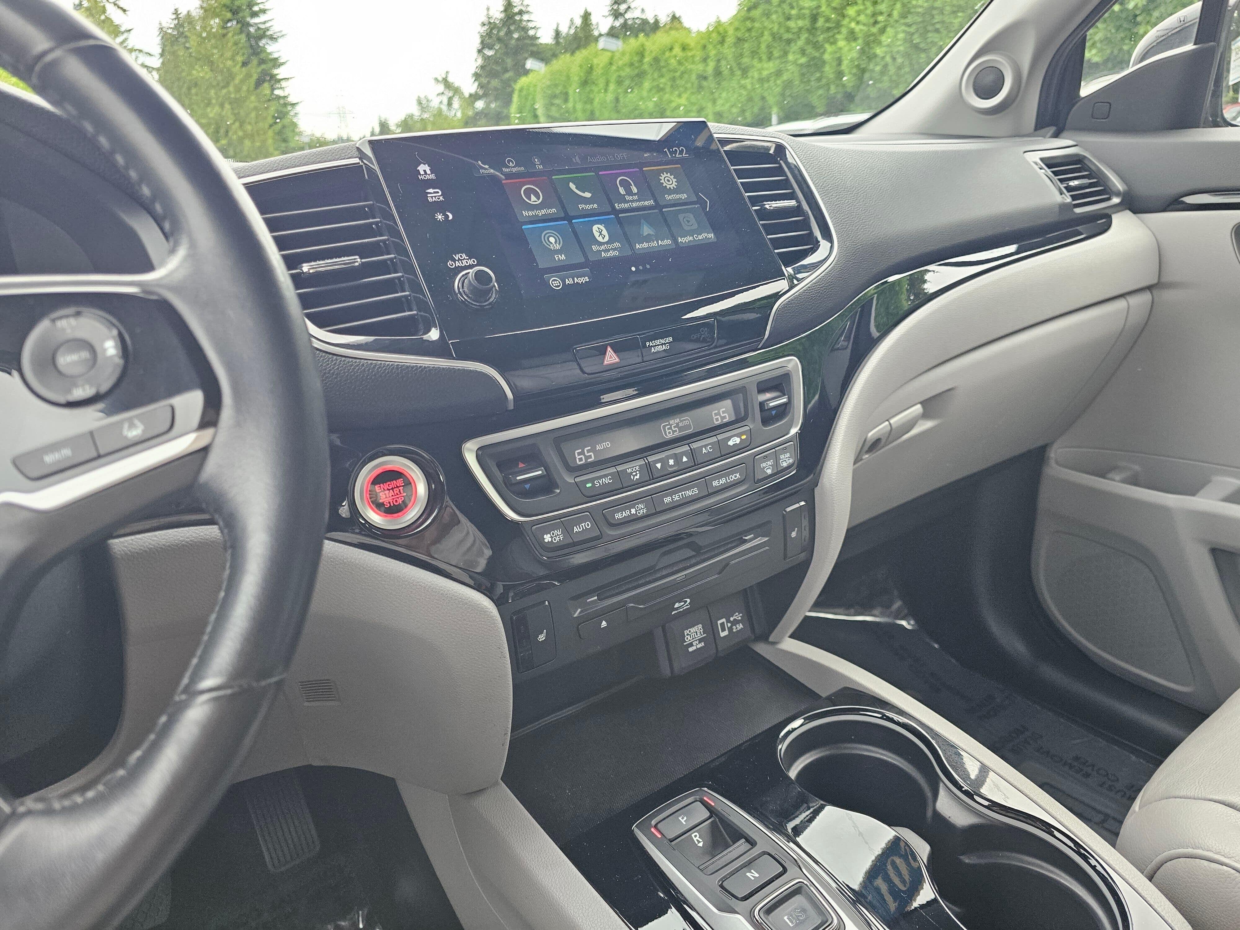 Used 2019 Modern Steel Metallic Honda Touring image 27