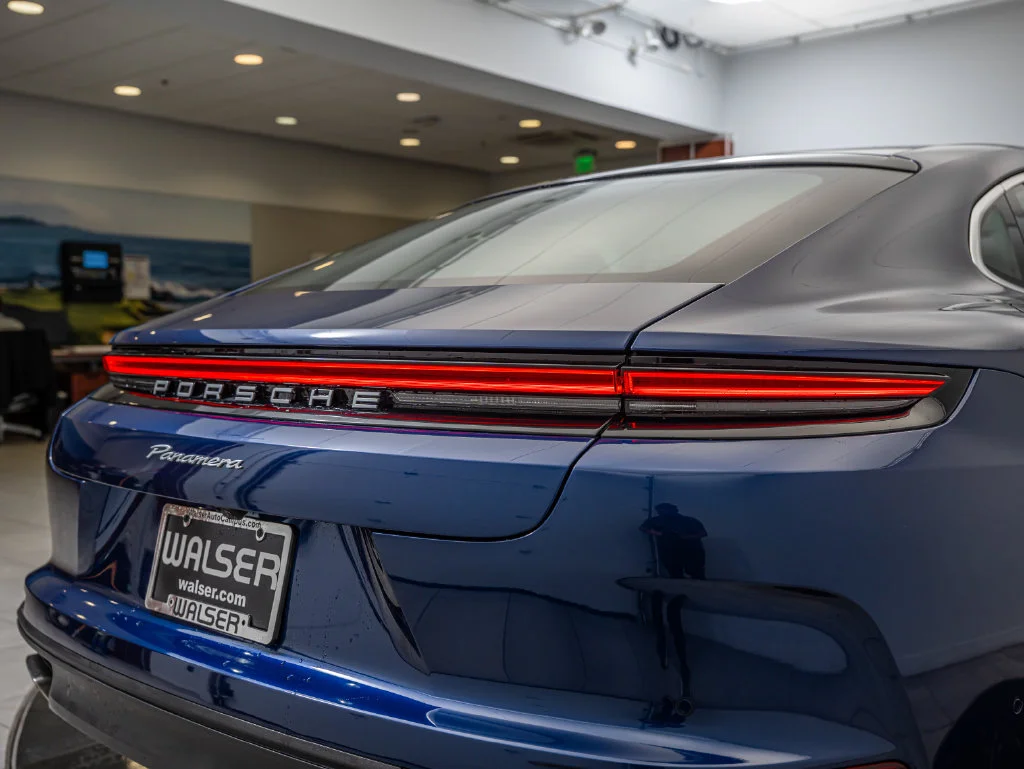 Used 2025 Gentian Blue Metallic Porsche  image 19