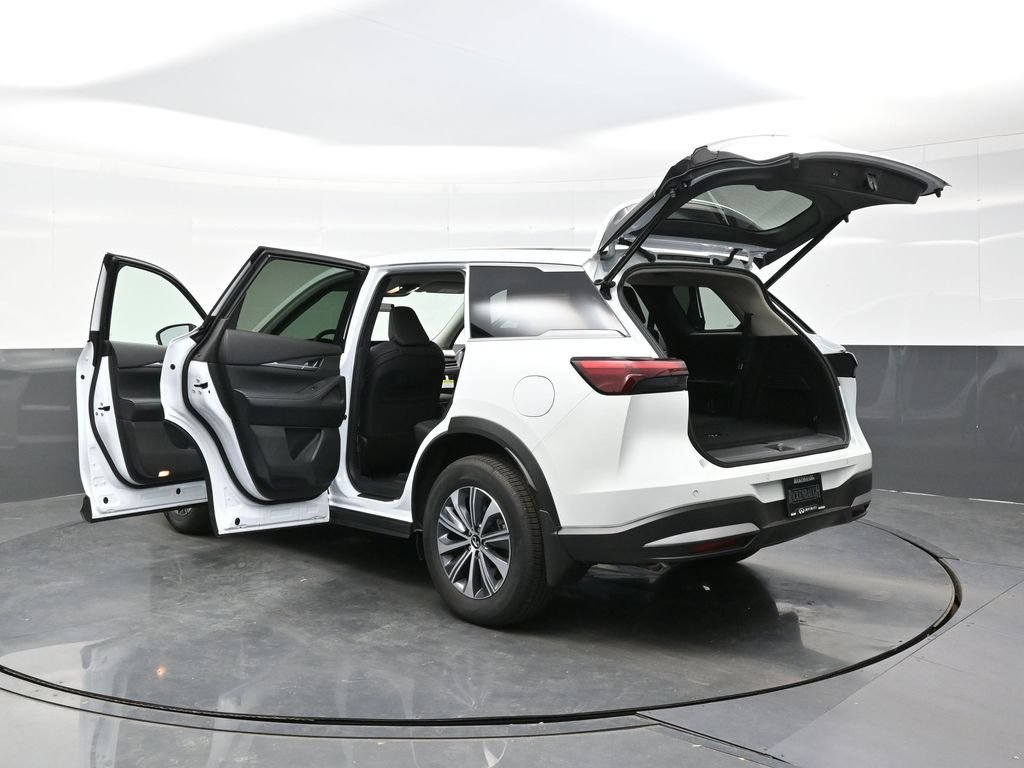 New 2027 RADIANT WHITE INFINITI Pure AWD image 55