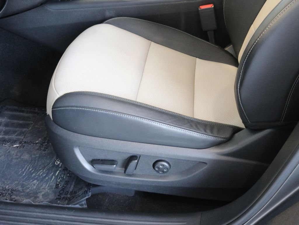 Certified Used 2023 Gray INFINITI LUXE image 31