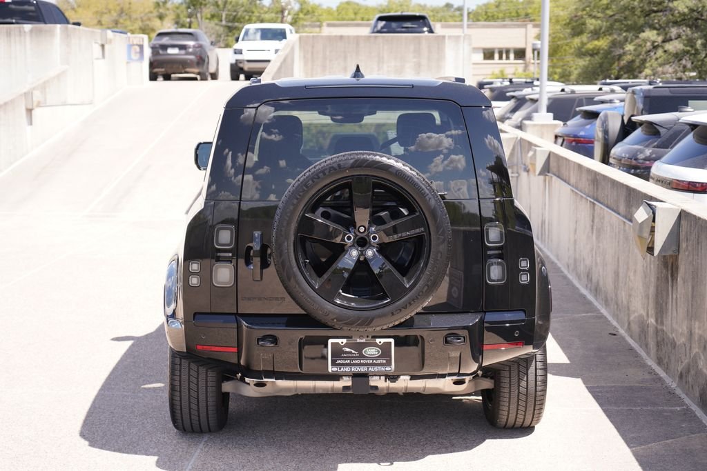 Used 2026 Black Land Rover X-Dynamic SE image 8