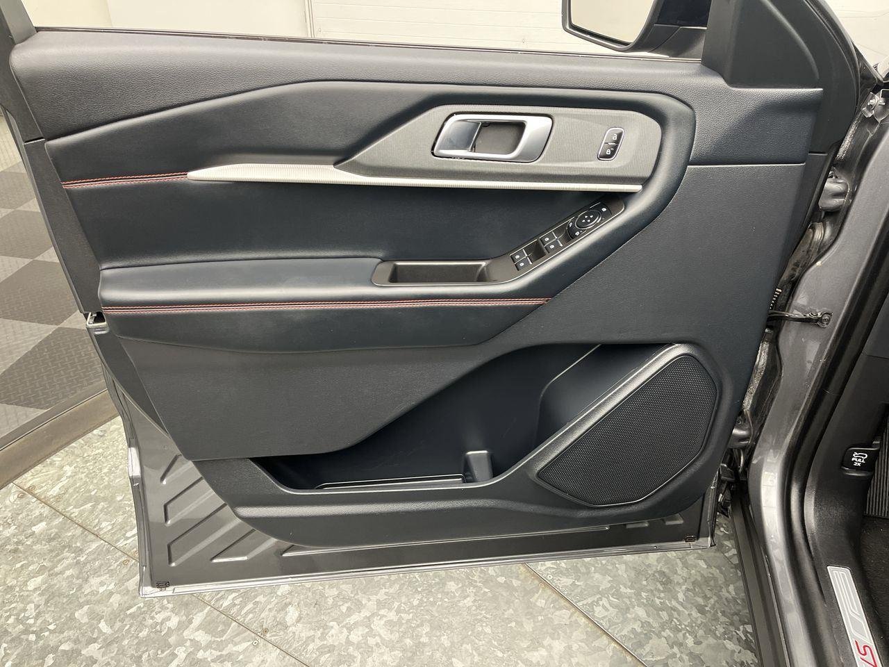 Used 2025 Carbonized Gray Ford ST-Line image 7