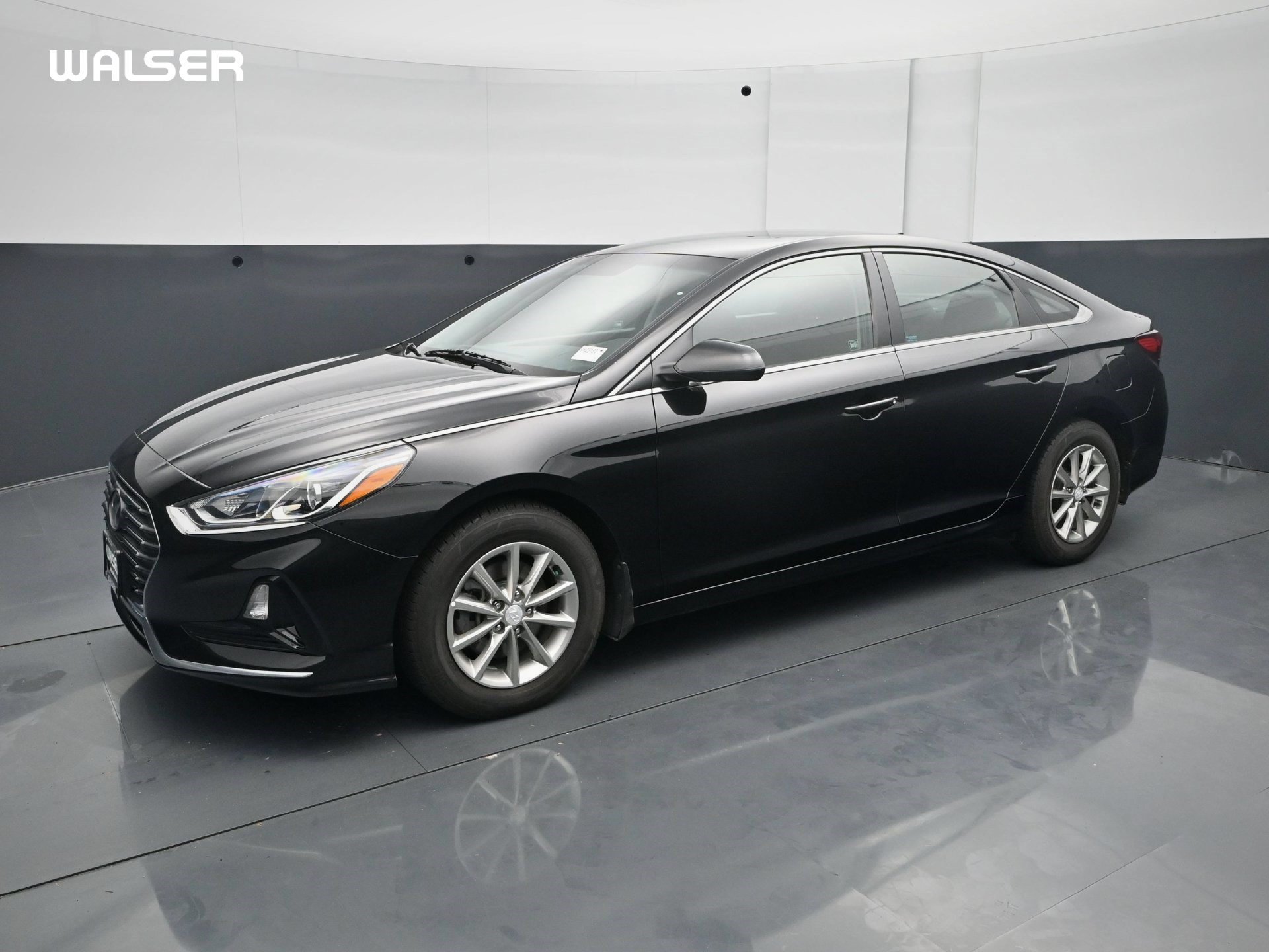 Used 2019 Phantom Black Hyundai SE 2.4L image 1