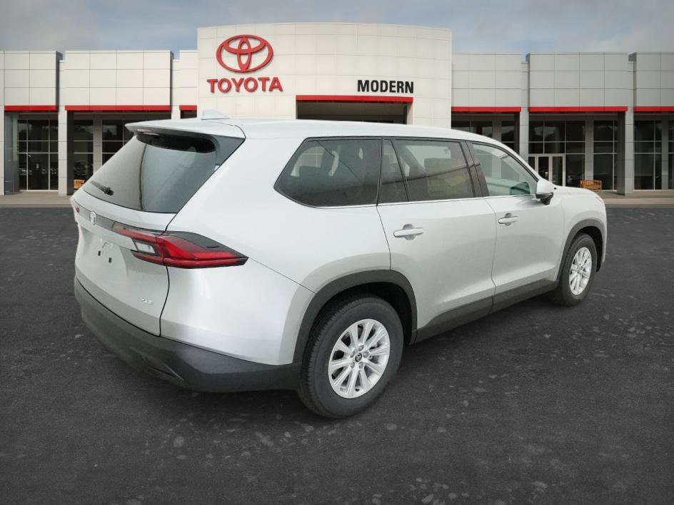New 2026 Celestial Silver M Toyota Hybrid XLE image 18
