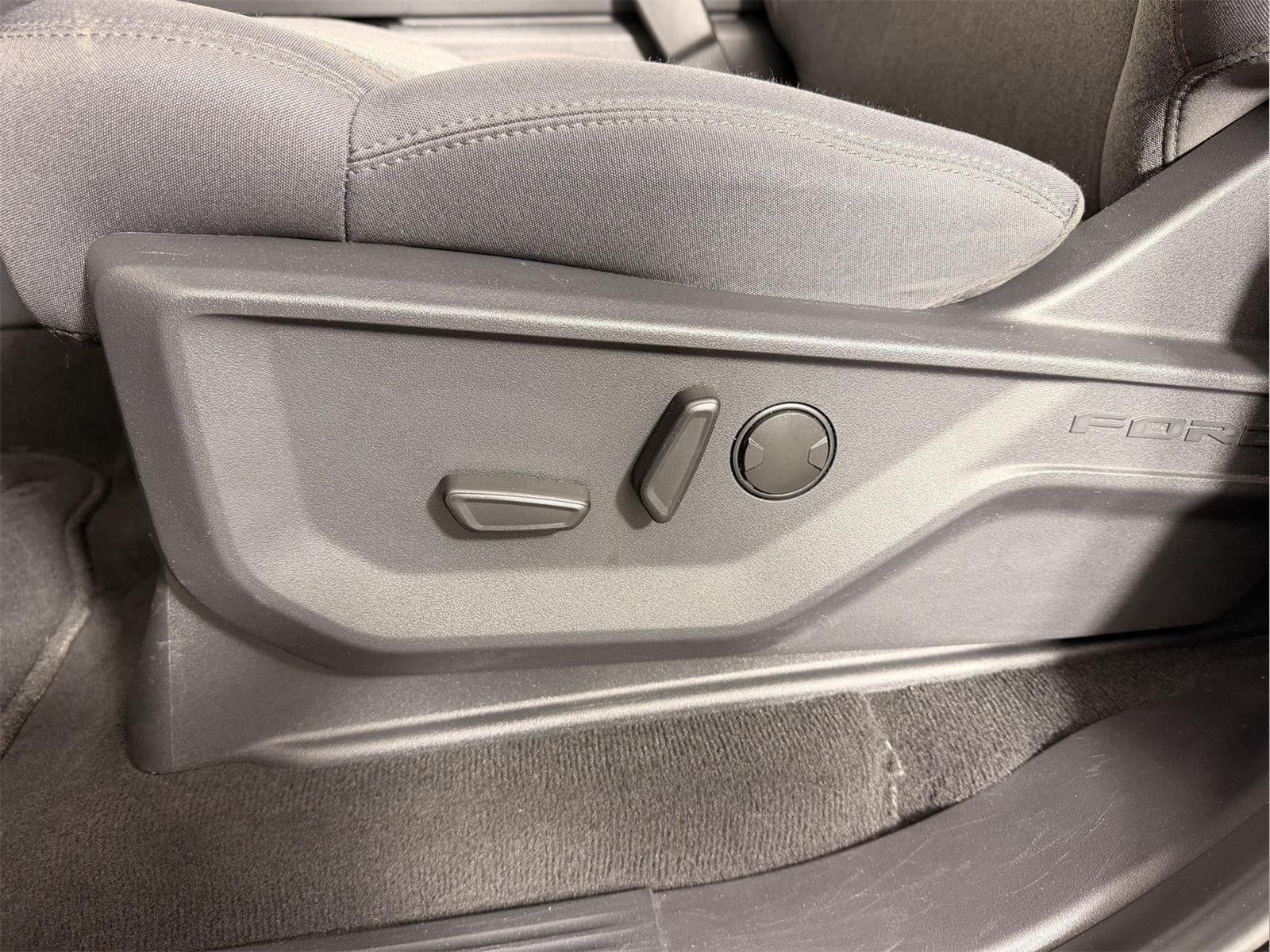 Used 2025 Oxford White Ford Active image 13