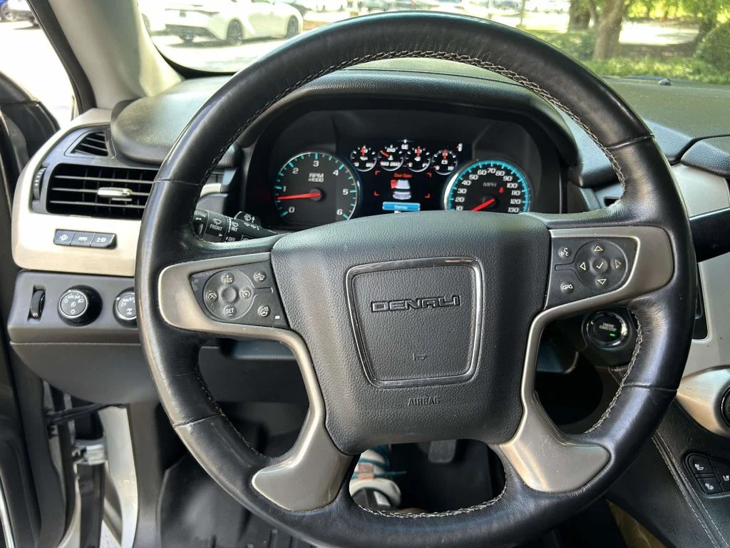 Used 2017 Silver GMC Denali image 23