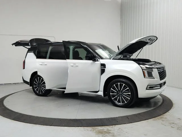 Used 2025 White Nissan Platinum Reserve image 9