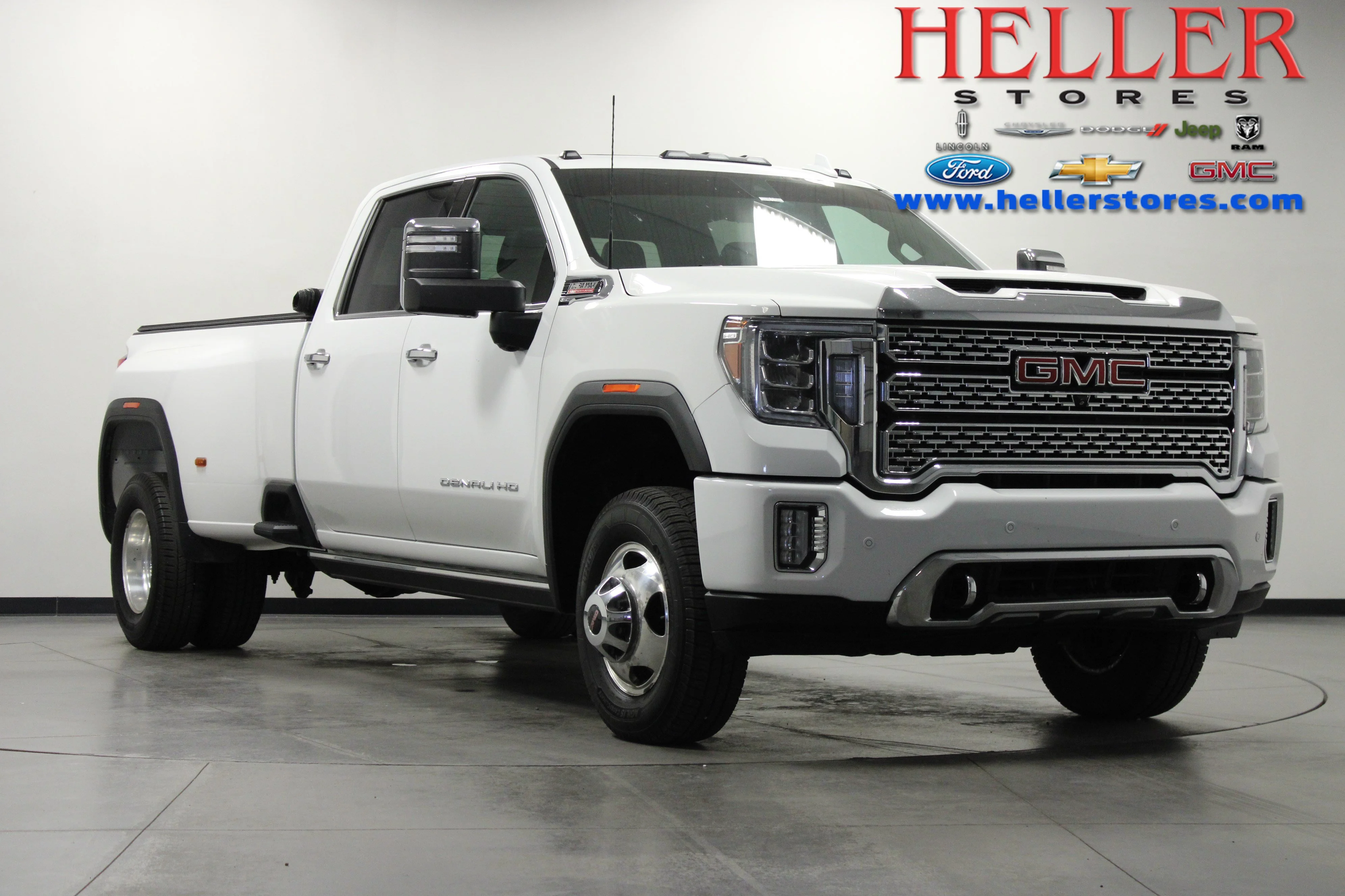 Used 2023 Summit White GMC Denali image 1