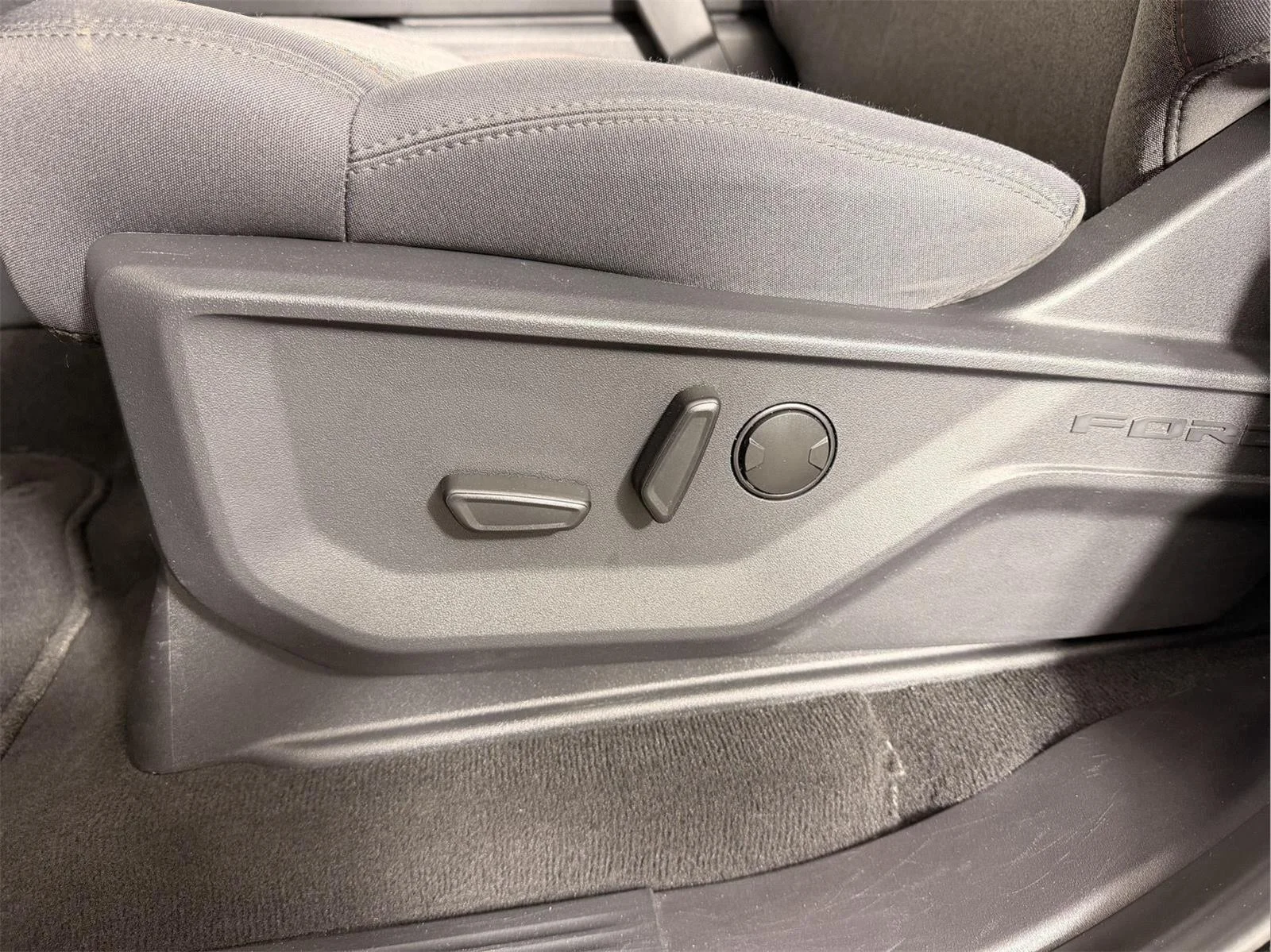 Used 2025 Oxford White Ford Active image 13