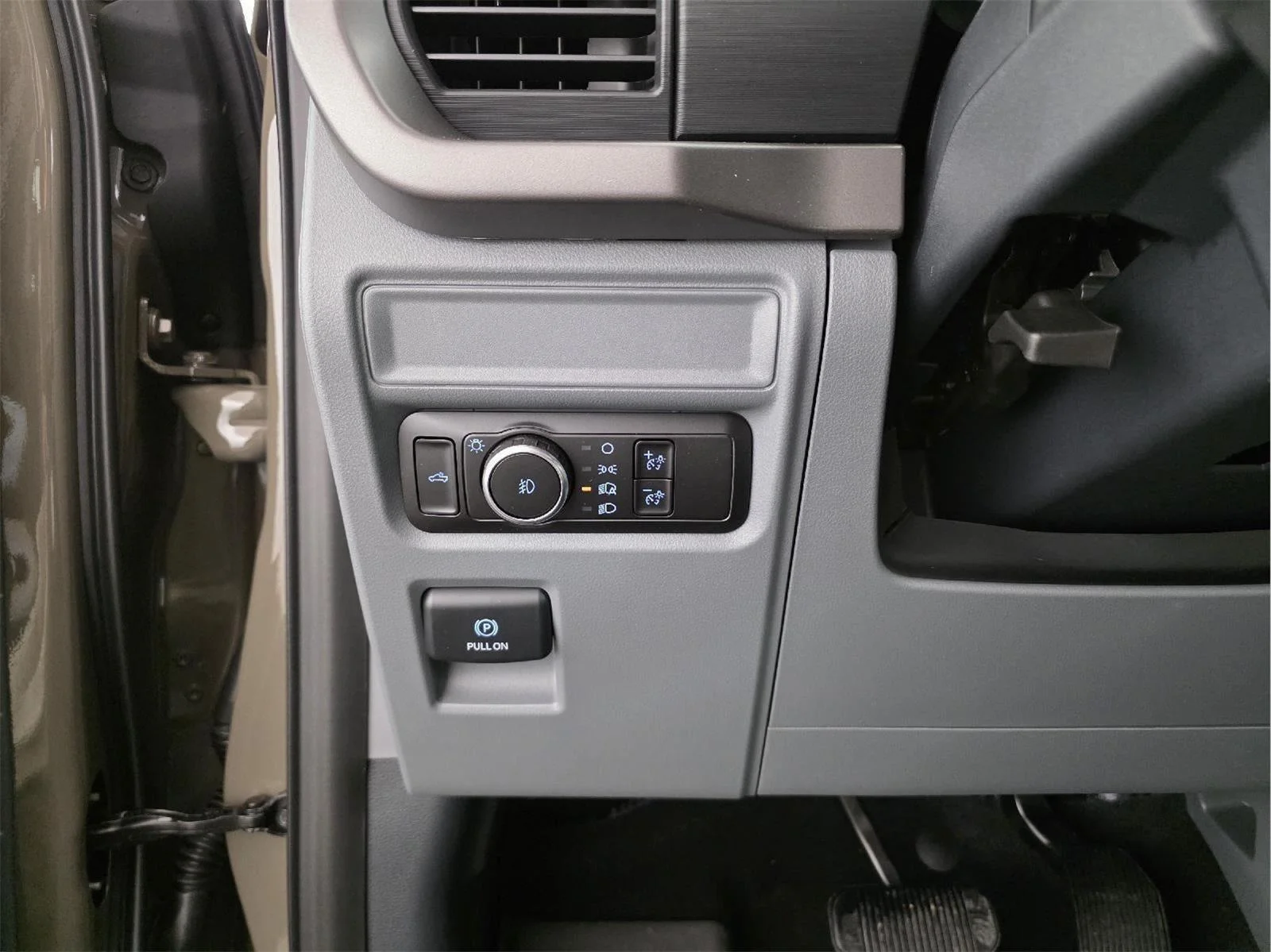 Used 2026 Marsh Gray Ford XLT image 30