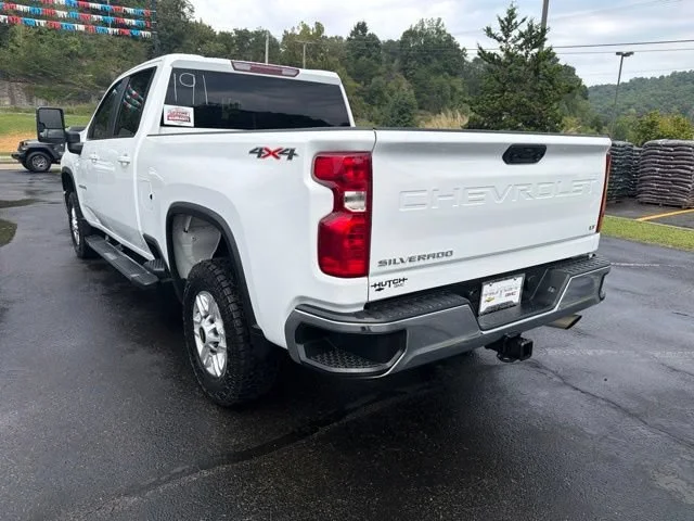 Used 2025 Summit White Chevrolet LT image 5