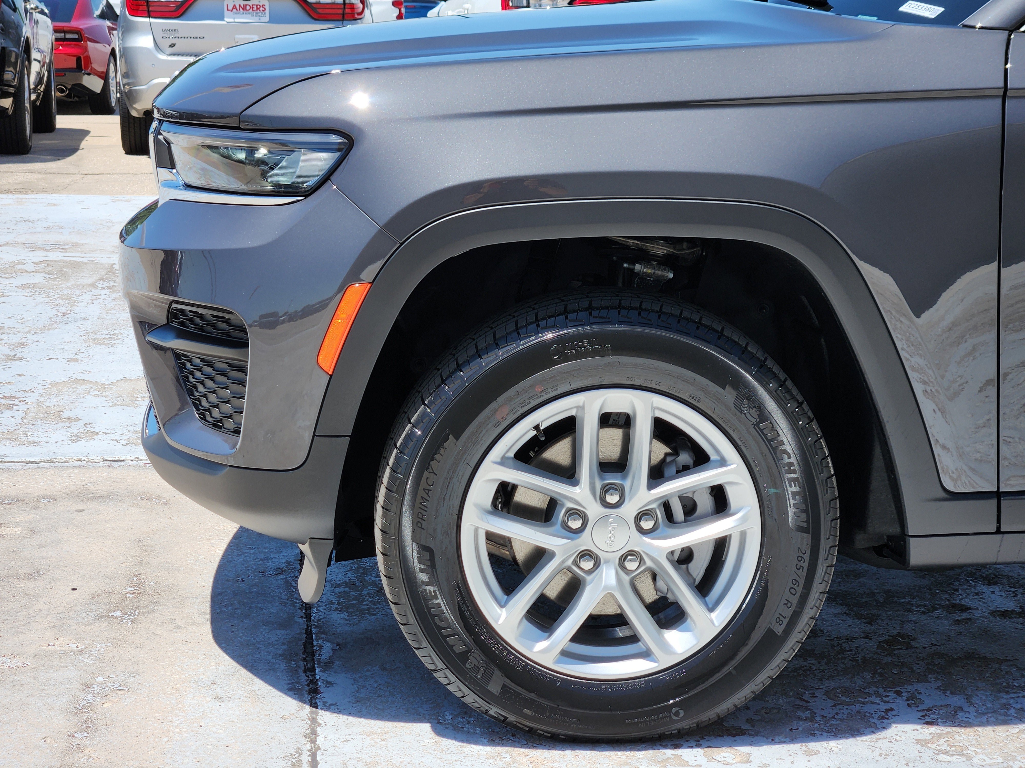 New 2026 Baltic Gray Metallic Clear-Coat Exterior Paint Jeep Laredo X image 5