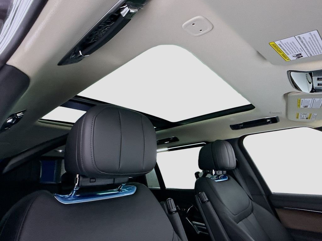 New 2026 Santorini Black Land Rover SE image 18
