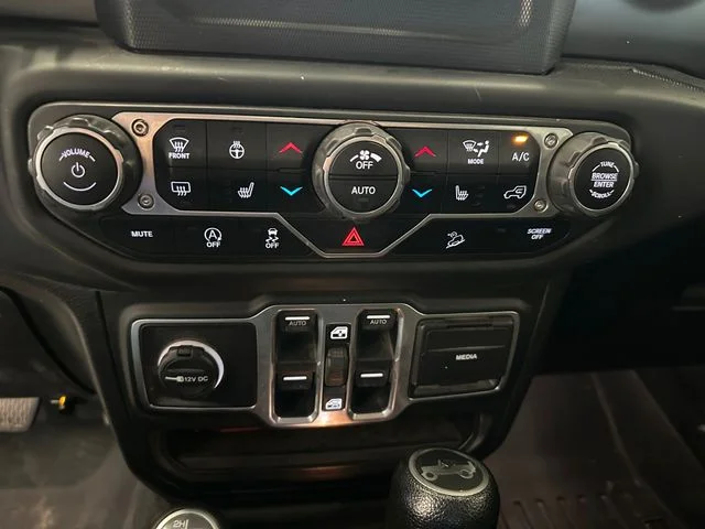 Used 2018 Blue Jeep Unlimited Sport S image 28