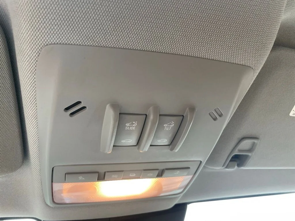 Used 2018 Summit White Chevrolet Premier image 16