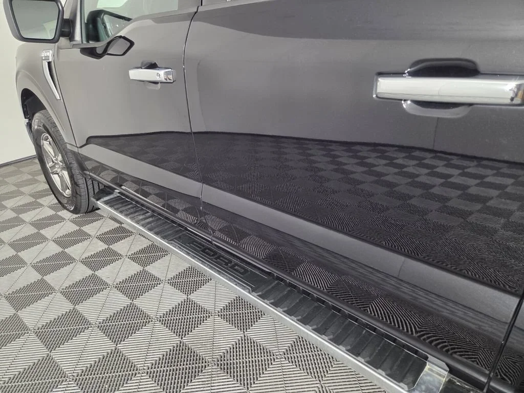Used 2025 Black Metallic Ford XLT image 22